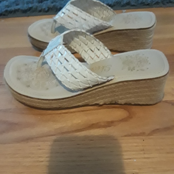 Sandals - Picture 3 of 3